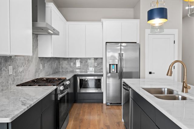 2521 W Heiman St, Nashville, TN 37208