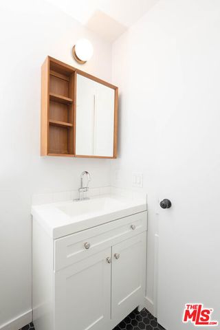 5935 Chula Vista Way 103, Los Angeles, CA 90068