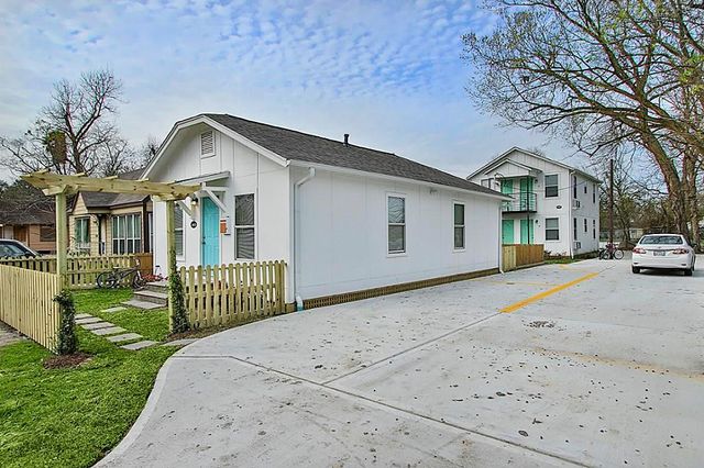 505 E 32 Street, Houston, TX 77018