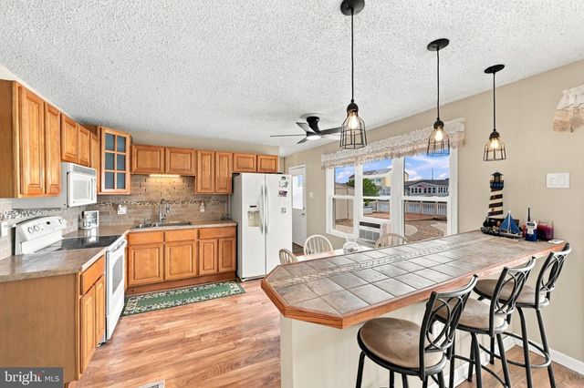 19 LOUISIANA DR, Little Egg Harbor Twp, NJ 08087