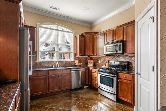 7160 Hazel Court, Springdale, AR 72762