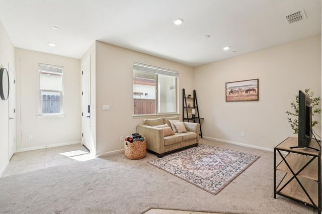 7345 Tawny Port Way, Sacramento, CA 95829