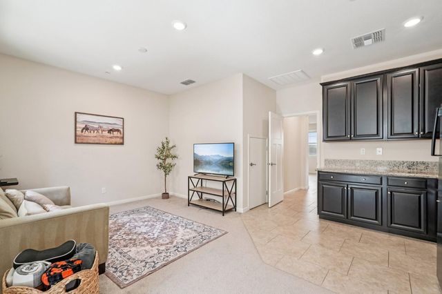 7345 Tawny Port Way, Sacramento, CA 95829