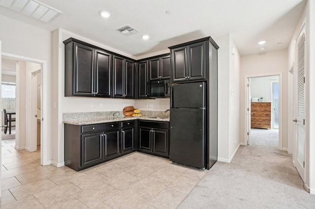 7345 Tawny Port Way, Sacramento, CA 95829