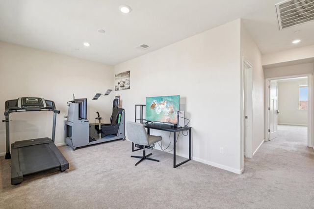 7345 Tawny Port Way, Sacramento, CA 95829