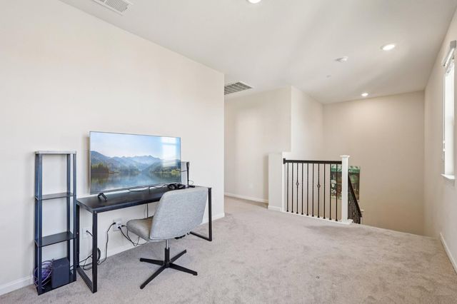 7345 Tawny Port Way, Sacramento, CA 95829