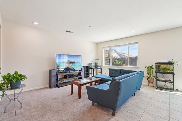 7345 Tawny Port Way, Sacramento, CA 95829