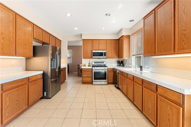 12419 Ojo Caliente, Victorville, CA 92392