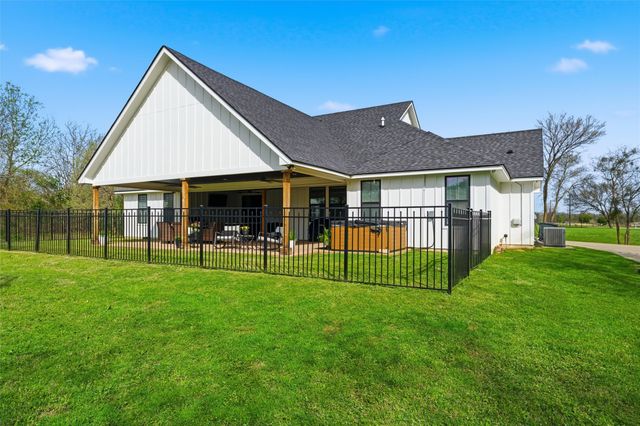 428 Warren Road, Lorena, TX 76655