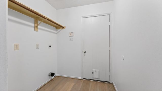 9747 Gulfstream Drive, Conroe, TX 77303