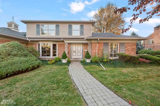 286 Grosse Pointe Boulevard, Grosse Pointe Farms, MI 48236