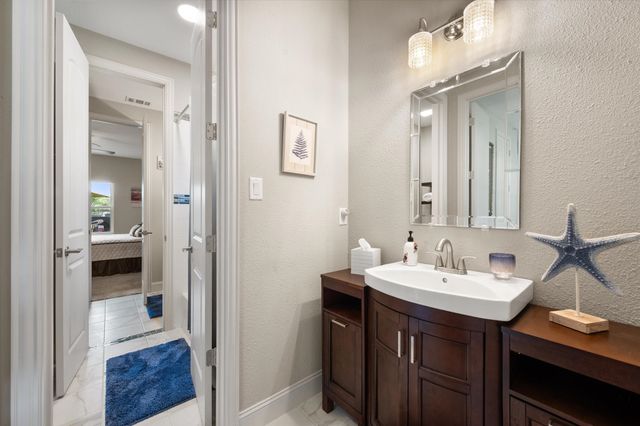 930 Waters Edge Drive, Corsicana, TX 75109