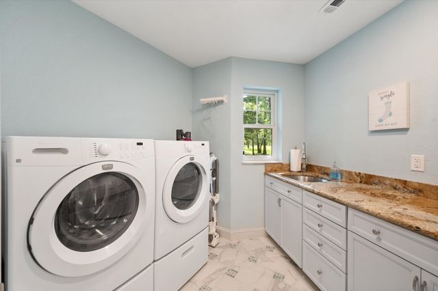 930 Waters Edge Drive, Corsicana, TX 75109