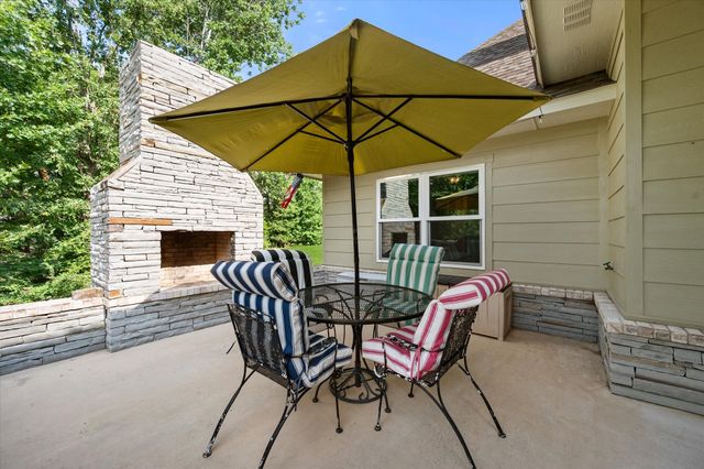 930 Waters Edge Drive, Corsicana, TX 75109