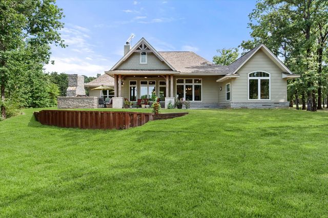930 Waters Edge Drive, Corsicana, TX 75109