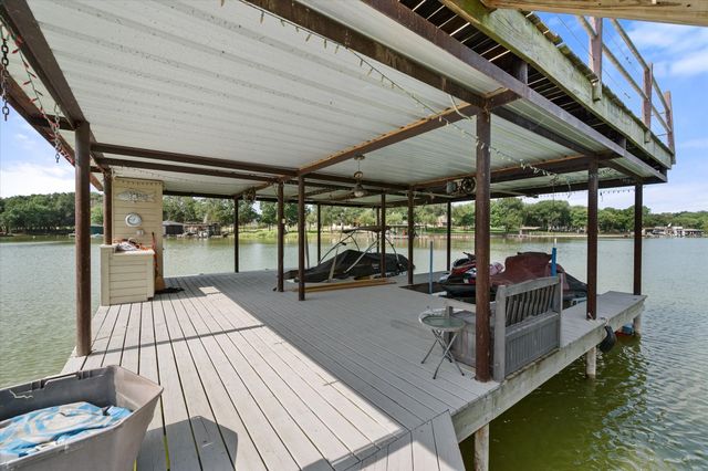 930 Waters Edge Drive, Corsicana, TX 75109