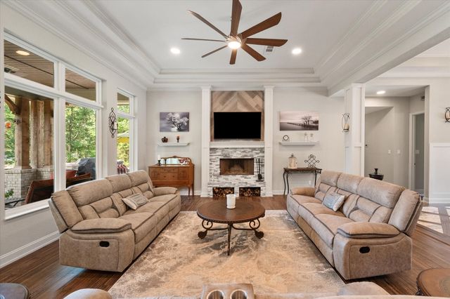 930 Waters Edge Drive, Corsicana, TX 75109