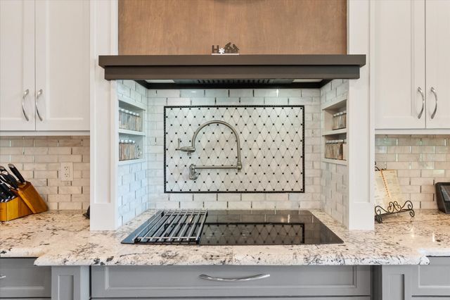 930 Waters Edge Drive, Corsicana, TX 75109