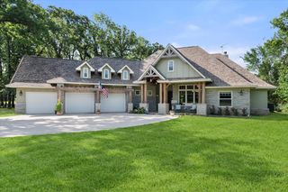 930 Waters Edge Drive, Corsicana, TX 75109