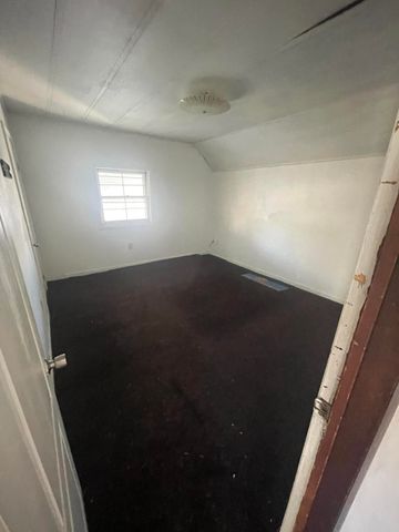 404 Park Avenue, Wheeler, IN 46393