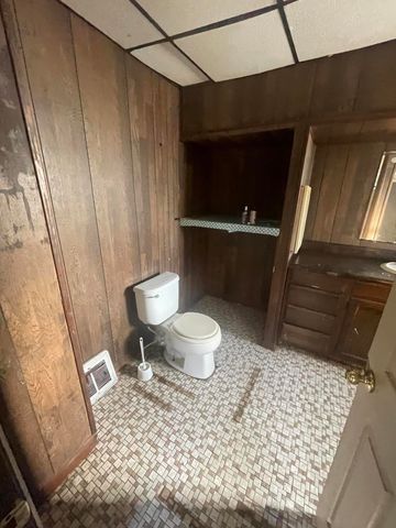 404 Park Avenue, Wheeler, IN 46393