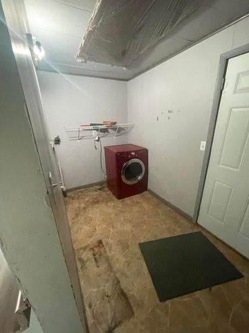 404 Park Avenue, Wheeler, IN 46393