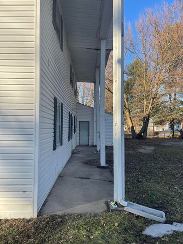 404 Park Avenue, Wheeler, IN 46393