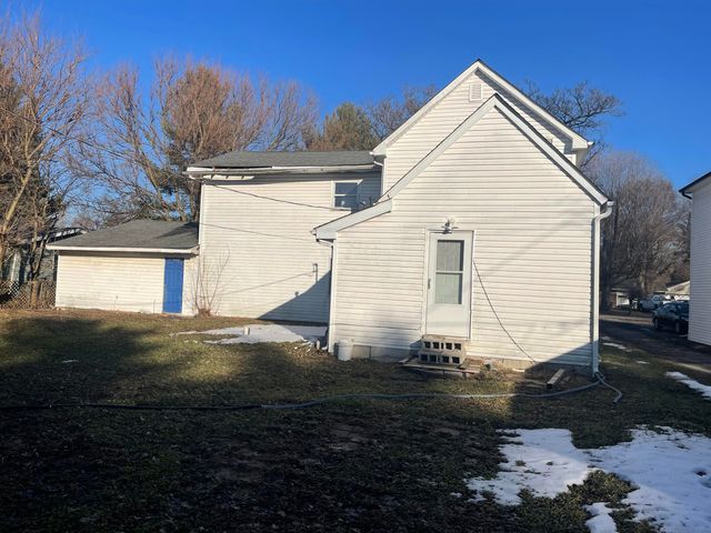 404 Park Avenue, Wheeler, IN 46393