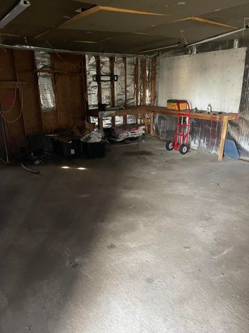 404 Park Avenue, Wheeler, IN 46393