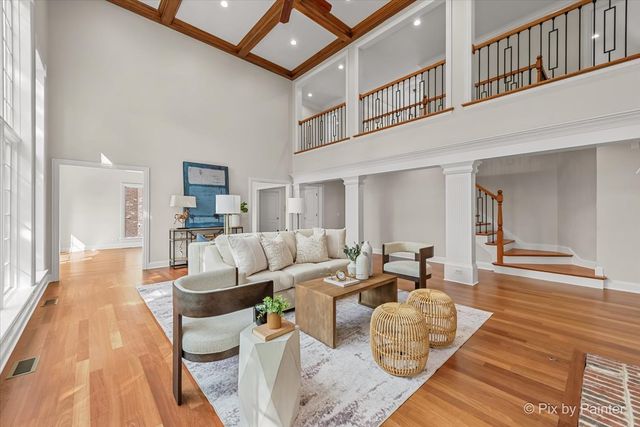 39W599 Walt Whitman Road, St. Charles, IL 60175