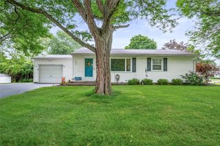 142 Kaymar Drive, Greece, NY 14616