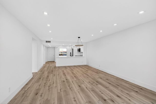 14360 Strathmore Lane 406, Delray Beach, FL 33446