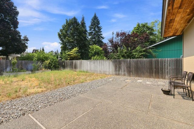 1624 E 49th Ave, Spokane, WA 99223