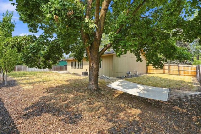 1624 E 49th Ave, Spokane, WA 99223