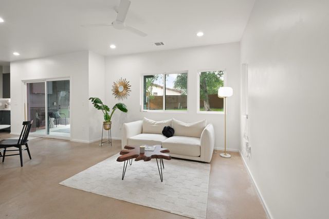 1001 Walter ST 2, Austin, TX 78702