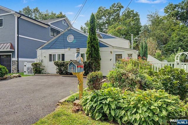 13 Spruce Place, Denville Township, NJ 07834