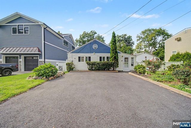 13 Spruce Place, Denville Township, NJ 07834