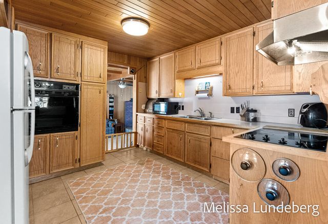 11601 Van Lopik Avenue, Grand Haven, MI 49417