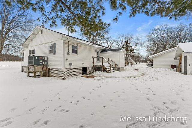 11601 Van Lopik Avenue, Grand Haven, MI 49417