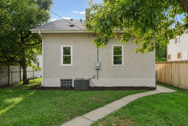 1614 Vincent Avenue N, Minneapolis, MN 55411
