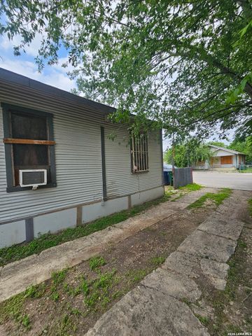 2318 W Poplar St, San Antonio, TX 78207