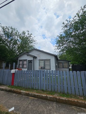 2318 W Poplar St, San Antonio, TX 78207