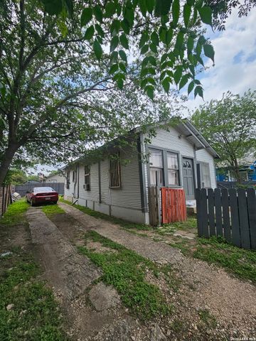 2318 W Poplar St, San Antonio, TX 78207