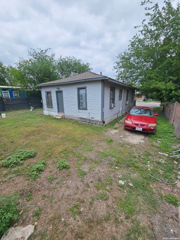 2318 W Poplar St, San Antonio, TX 78207