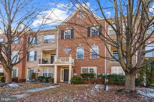 4505 HENLEY PL, Fairfax, VA 22030