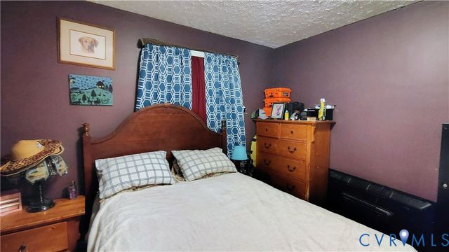210 Plumtree Ave, Colonial Heights, VA 23834