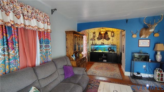 210 Plumtree Ave, Colonial Heights, VA 23834