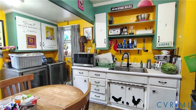 210 Plumtree Ave, Colonial Heights, VA 23834