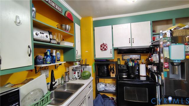 210 Plumtree Ave, Colonial Heights, VA 23834
