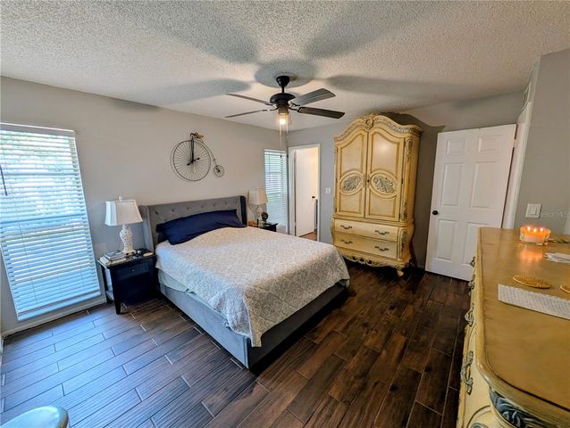 2001 GROVELAND ROAD, Palm Harbor, FL 34683